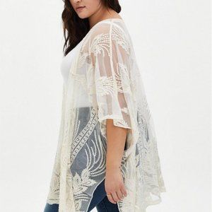 Ivory Ruana Kimono top Torrid